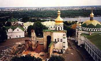 Успенский собор Киево-Печерского монастыря. 1073-1078. Останки собора. Вид с западной стороны