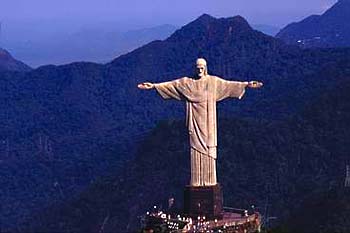 Статуя Христа над городом Рио-де-Жанейро