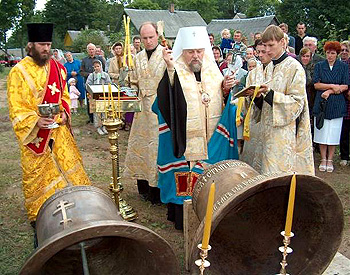 Освещение колоколов для храма в пос. Гравери