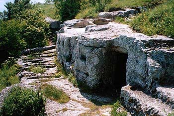 Тепе-Кермен. Пещерный храм