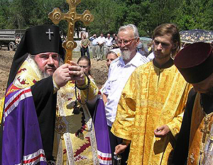 Церемония освящения закладного камня нового храма