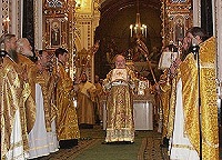 Патриарх Московский и всея Руси Алексий II совершил Божественную литургию в Храме Христа Спасителя