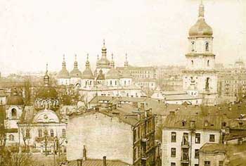 Вид церкви св. Георгия из окна гостиницы Прага