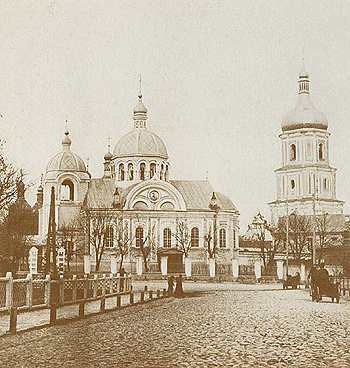 Вид на Георгиевский собор из Золотоворотской улицы