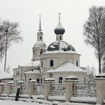 Премьер-министр России встретил Рождество в церкви на окраине Костромы