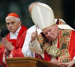 В 2010 г., как ожидается, Бенедикт XVI беатифицирует своего предшественника на папском престоле Иоанна Павла II