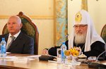 Святейший Патриарх Кирилл и мэр Москвы Ю.М. Лужков провели совещание по вопросам строительства в российской столице 200 новых храмов