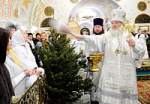 В Крещенский сочельник Святейший Патриарх Кирилл совершил Божественную литургию и чин великого освящения воды в Храме Христа Спасителя