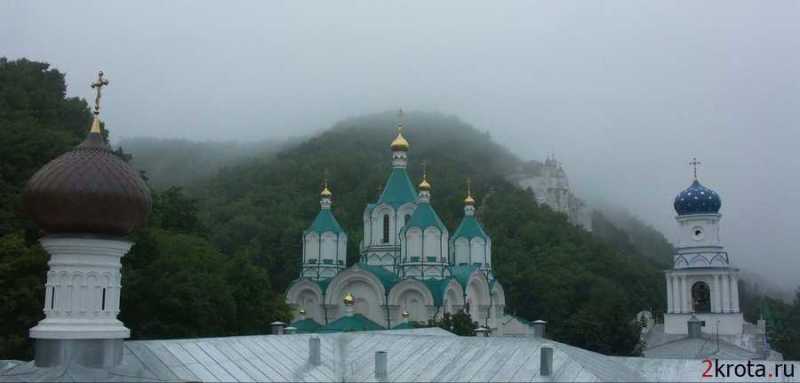 Монахи Святогорской лавры готовы разместить у себя беженцев  1svyatogorsk