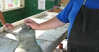 В Днепропетровске при реставрации храма обнаружен старинный колокол разрушенной колокольни