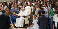 Папа Римский коснулся темы роста подростковых самоубийств в послании на Всемирный день бедных