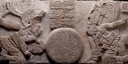 Древние майя «благословляли» свои площадки для игры в мяч