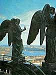 В Бельгии с крыши церкви упала скульптура ангела весом в три с половиной тонны: жертв нет