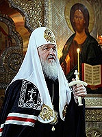 В канун Великого четверга Святейший Патриарх Кирилл совершил малое повечерие и утреню в Сретенском монастыре