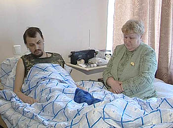 Раненый в Чечне Алексей Журкин с матерью
