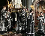 В Великую пятницу Святейший Патриарх Кирилл совершил вечерню с выносом Святой Плащаницы