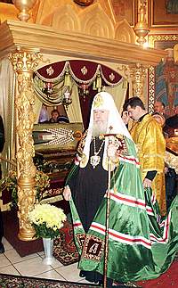Святейший Патриарх возглавил престольный праздник в храме святителя Григория Неокасарийского
