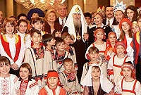 Святейший Патриарх Московский и всея Руси Алексий II принял участие в Рождественском празднике «Планета детства»