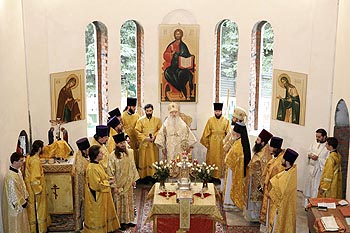 Божественная литургия в Видном
