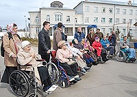 В Нижегородской епархии прошел крестный ход с участием инвалидов-колясочников