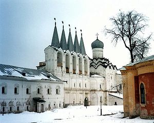 Тихвинский Успенский монастырь