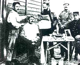 Русские военнопленные у парикмахера. Фото периода Первой мировой войны