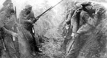 Бой во время газовой атаки. Фото периода Первой мировой войны