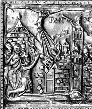 «Осада Памплоны». Фрагмент реликвария Карла Великого. Серебро и медь. 1215. Сокровищница собора. Ахен.