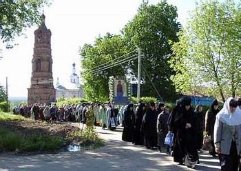 Крестный ход с Боголюбской иконой Богородицы