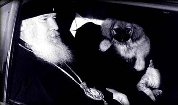 Святейший Патриарх Алексий и собачка Чижик