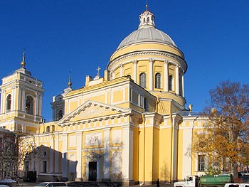 Троицкий собор Свято-Троицкой Александро-Невской Лавры. Фото -М. Чупринин