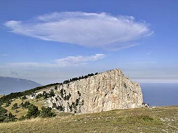Крым. Вершина Ай-Петри. 1234 метра над уровнем моря. Фото - С. Ладанов