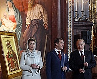 Дмитрий Медведев поздравил православных россиян с праздником Пасхи Христовой