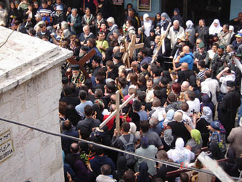 Крестный ход в Великий Пяток. Иерусалим. Фото - свящ. П. Конотопов
