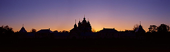 Панорама монастырского каре на закате