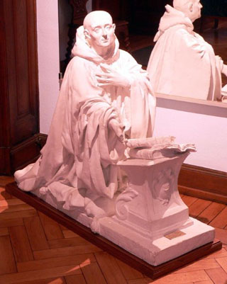 Скульптура А. О. Кальме в бенедиктинском монастыре