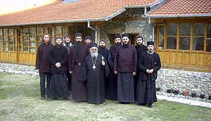 Братия монастыря Святых Архангелов с епископом Артемием