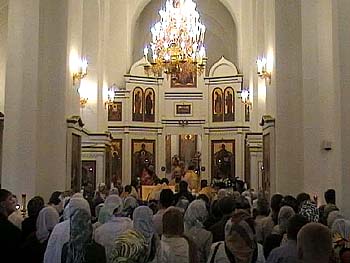 Г. Южно-Сахалинск. Литургия в Воскресенском храме 