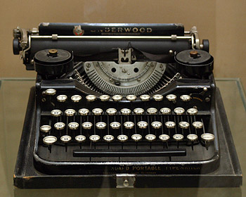 Пишущая машинка Патриарха Сергия. Фото - Ю. Клиценко, Седмица.Ru