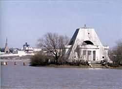 Храм-памятник русским воинам, павшим при взятии Казани в 1552 г.