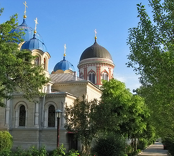 Храмовый ансамбль Ново Нямецкого монастыря