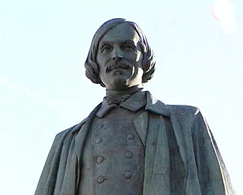 Памятник Н. В. Гоголю на Гоголевском бульваре