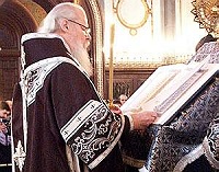Святейший Патриарх совершил утреню с чтением 12-ти Евангелий Страстей Христовых