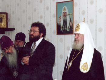 Патриарх Алексий на церемонии освящения здания редакции 
