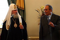 Святейший Патриарх Алексий и М.Шаймиев дали краткую пресс-конференцию корреспондентам СМИ