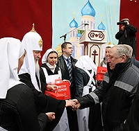 В день праздника Пасхи Святейший Патриарх Кирилл посетил Центр социальной адаптации для бездомных
