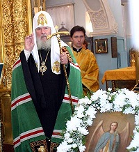 В день праздника Собора Архангела Гавриила, Святейший Патриарх посетил подворье Антиохийского Патриархата в Москве и совершил Божественную литургию в храме св. Архангела Гавриила