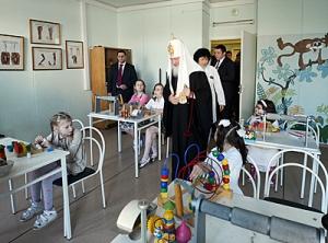 В праздник Пасхи Святейший Патриарх Кирилл посетил Центр детской психоневрологии г. Москвы