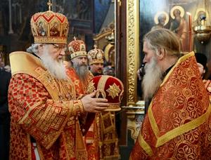 Святейший Патриарх Кирилл удостоил ряд насельников и клириков ставропигиальных монастырей богослужебных наград