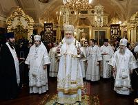 Предстоятель Русской Церкви совершил Литургию в Никольском храме на Большеохтинском кладбище Санкт-Петербурга